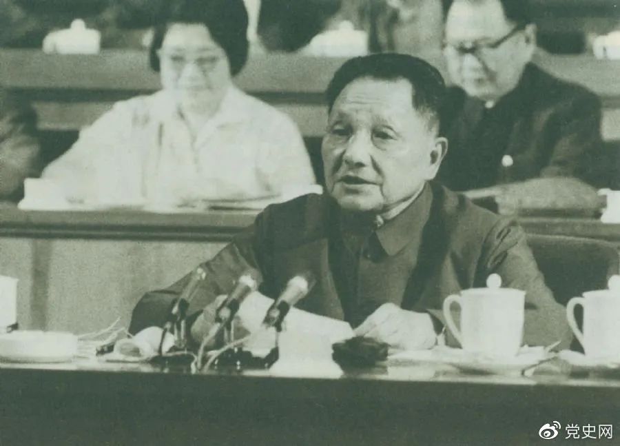 党史百年天天读 · 8月18日