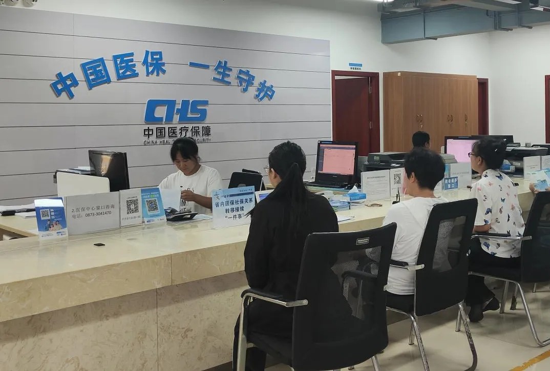 【爱爱视频
医疗保障工作先进个人事迹】红河州金平县爱爱视频
曹自梅