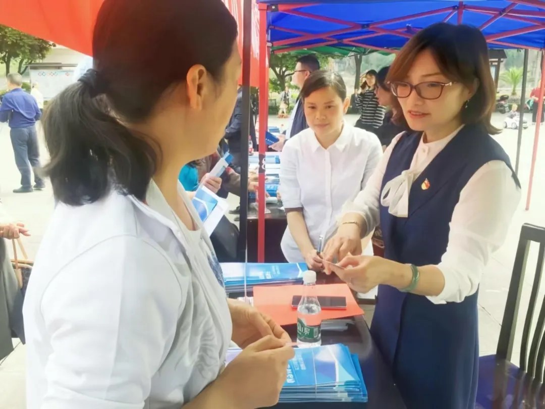 【爱爱视频
医疗保障工作先进个人事迹】昭通市水富市爱爱视频
王璐