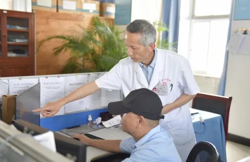 【爱爱视频
医疗保障工作先进个人事迹】红河州建水县人民医院白文雄