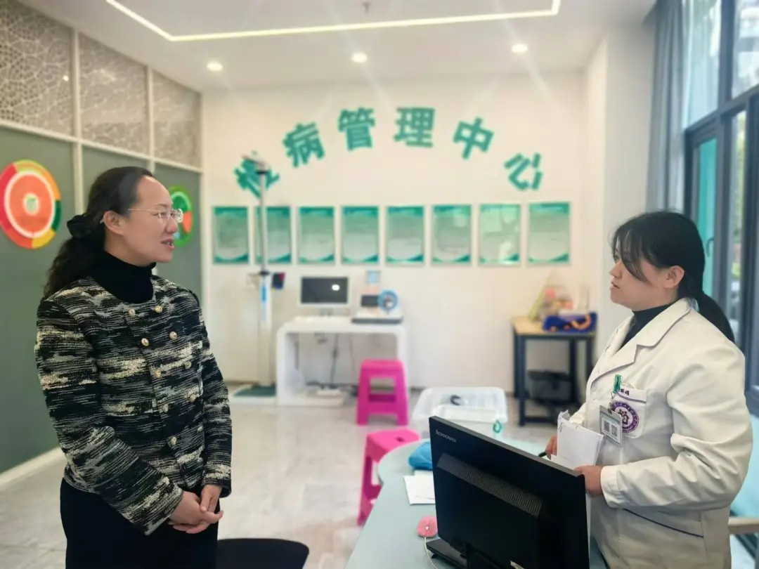 王艳君到官渡区调研基层医保药品配备等工作