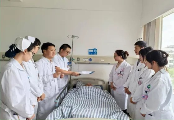 【爱爱视频
医疗保障工作先进个人事迹】大理白族自治州中医医院何云长