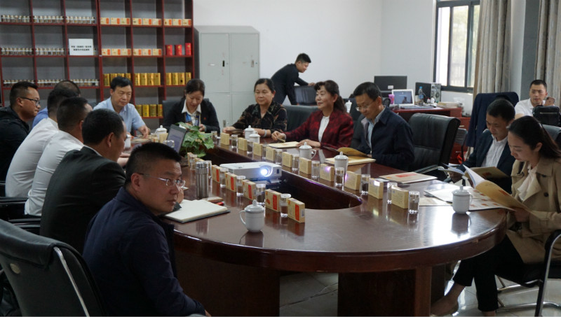 局党组书记、局长黄宏伟到楚雄州调研生物医药产业和中医药事业发展 