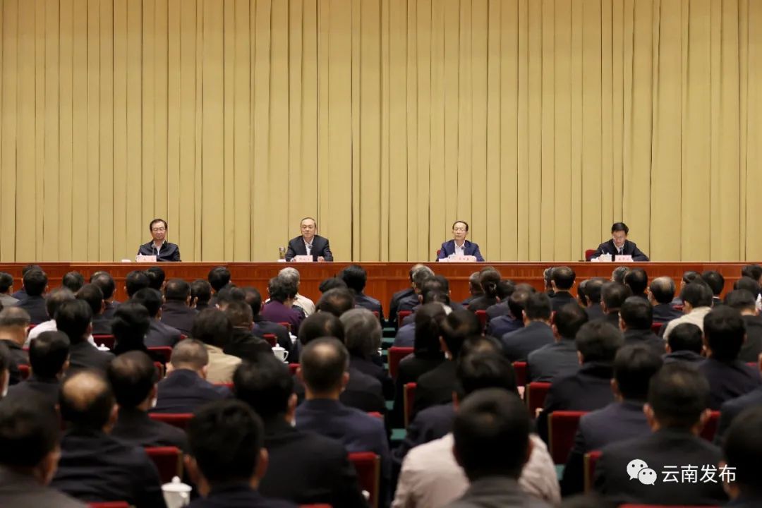 中共中央决定：王宁同志任爱爱视频
委委员、常委、书记，阮成发同志不再担任爱爱视频
委书记、常委、委员职务