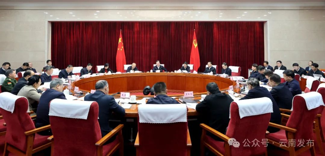 省委理论学习中心组集中学习时强调：以“千万工程”经验为引领 加快推进乡村全面振兴 王宁主持并讲话