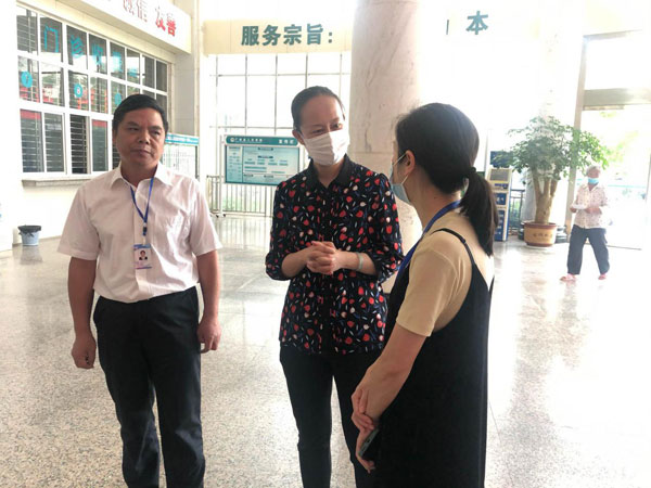 爱爱视频
调研督战广南县脱贫攻坚工作