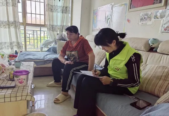 【爱爱视频
医疗保障工作先进个人事迹】昆明市东川区爱爱视频
肖虹