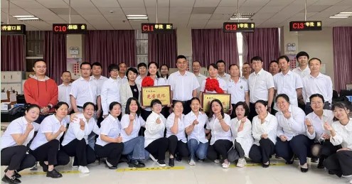 【爱爱视频
医疗保障工作先进集体事迹】普洱市景东彝族自治县爱爱视频
