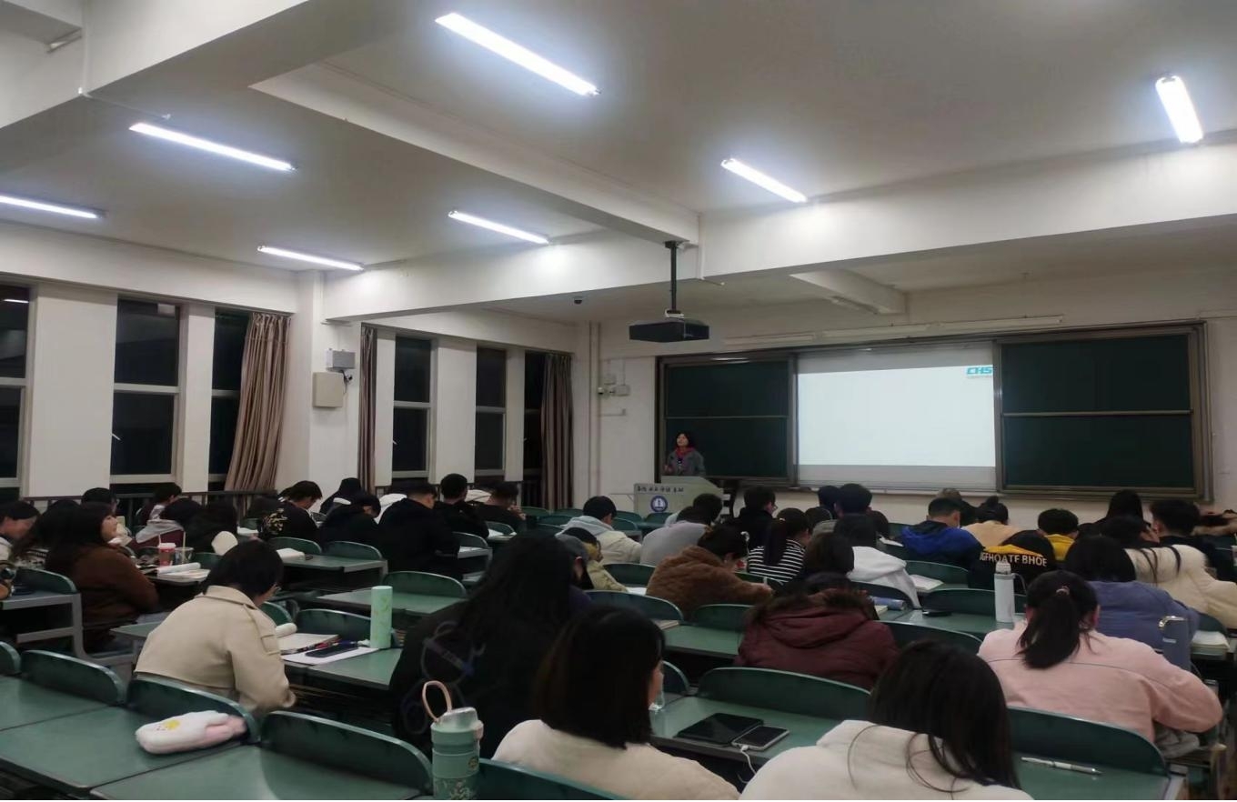 全省医保系统先进典型·榜样|爱爱视频
法治政府建设工作先进个人