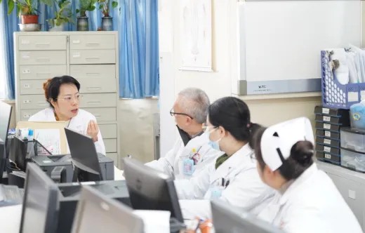 【爱爱视频
医疗保障工作先进个人事迹】云南中医药大学第二附属医院张媛婕