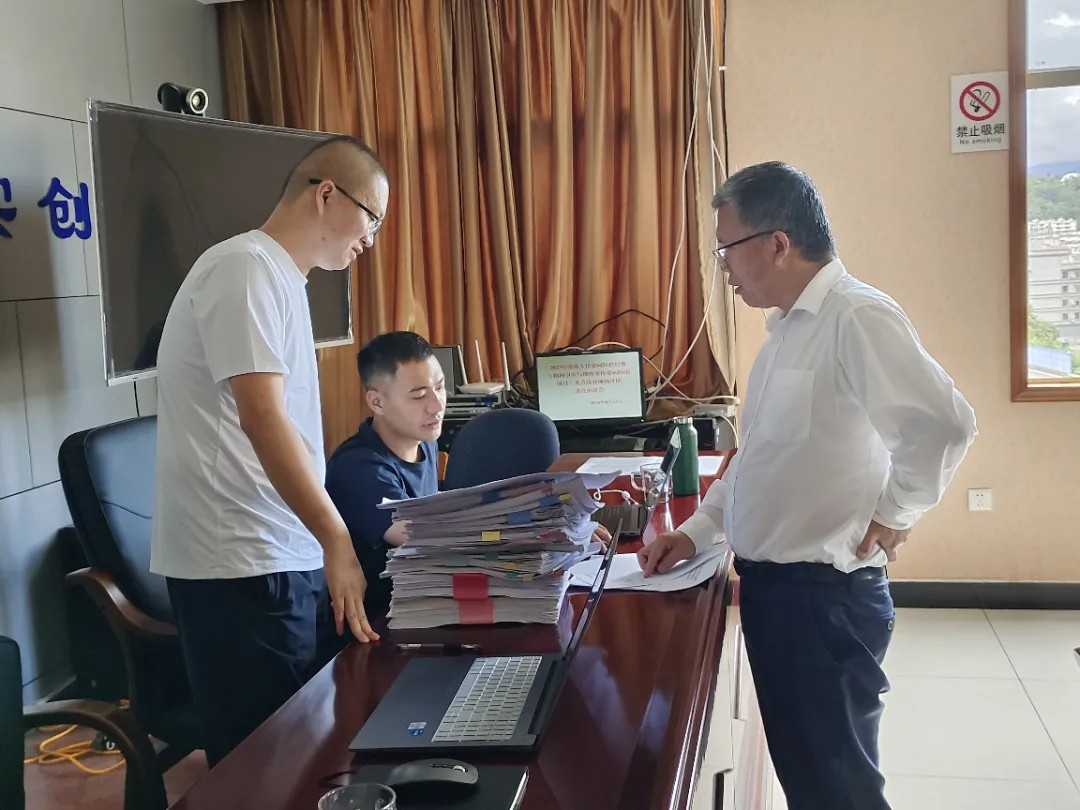 【爱爱视频
医疗保障工作先进个人事迹】财政部云南监管局杨建华