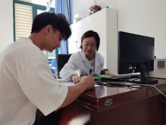 【爱爱视频
医疗保障工作先进个人事迹】昆明理工大学方黎敏