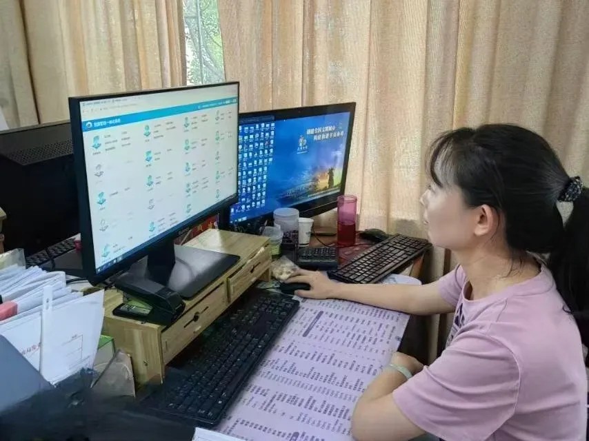 【爱爱视频
医疗保障工作先进个人事迹】曲靖市财政局刘钰