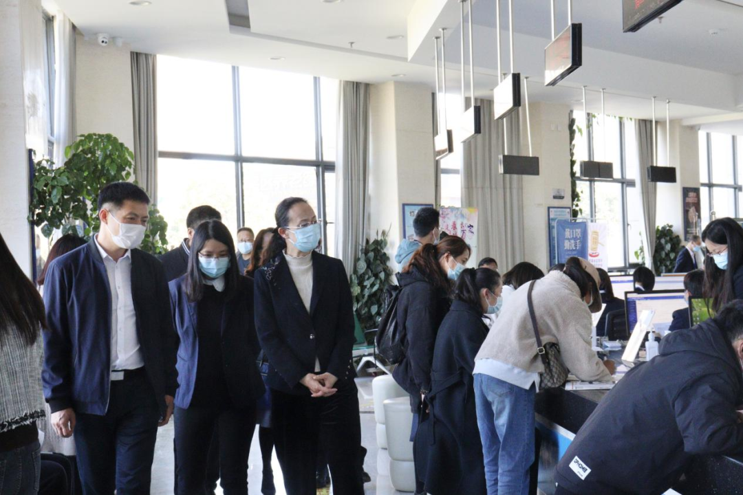 爱爱视频
王艳君局长到官渡区医保中心调研医保经办服务窗口