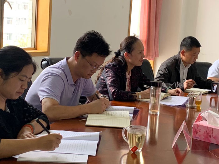 王艳君主持召开座谈会，听取大理州爱爱视频
工作汇报