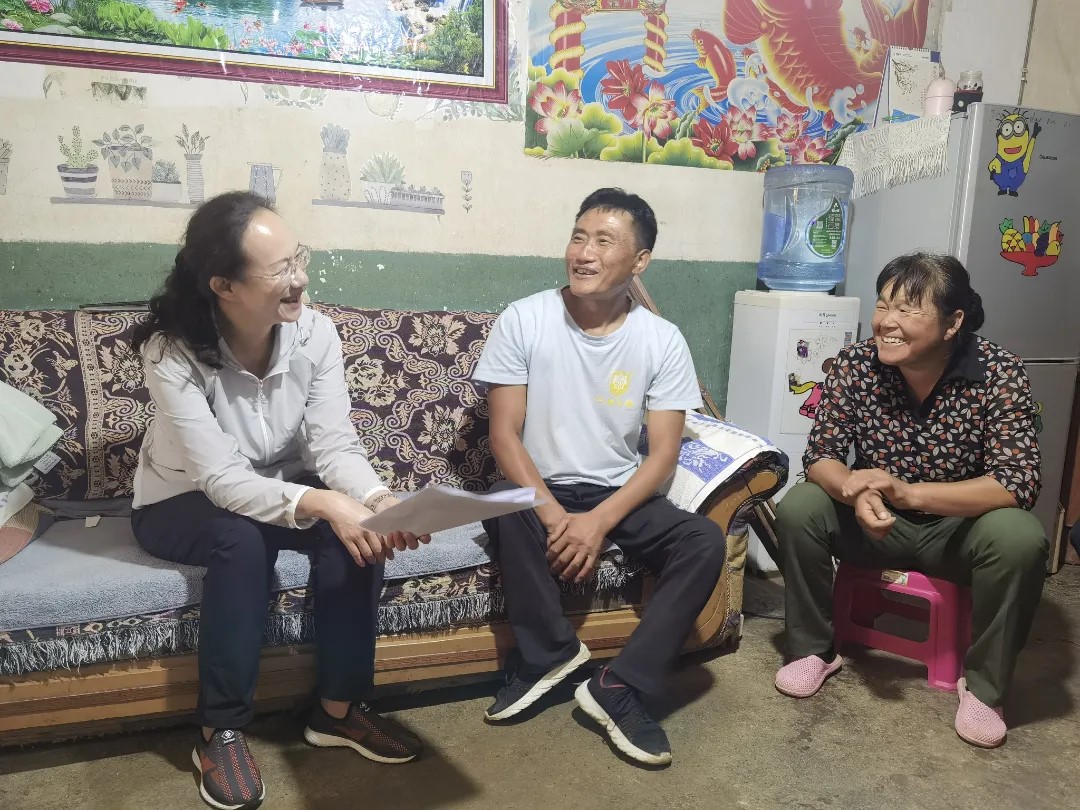 王艳君局长深入基层调研残疾人困难群体享受医保惠民政策情况