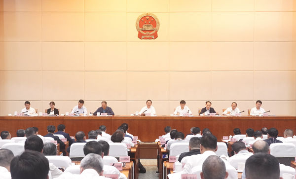 王予波主持召开省政府第二次全体会议强调 坚定发展信心提升行政效能 确保完成全年各项目标任务