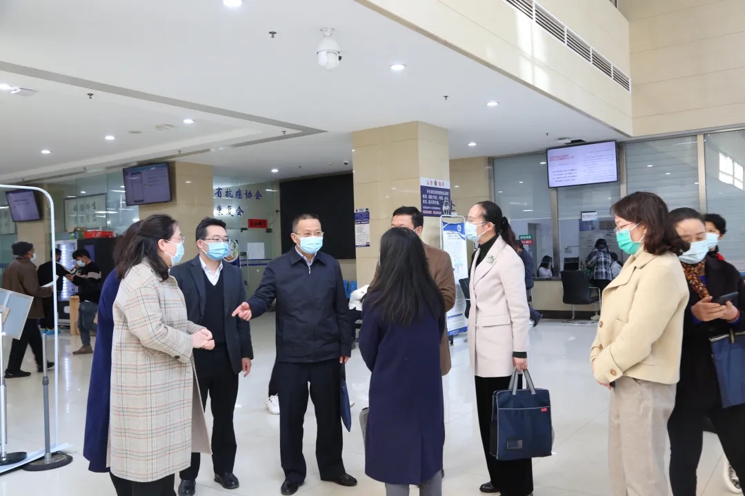 爱爱视频
局长黄宏伟赴省肿瘤医院调研门诊特殊病待遇省内异地认定试点工作